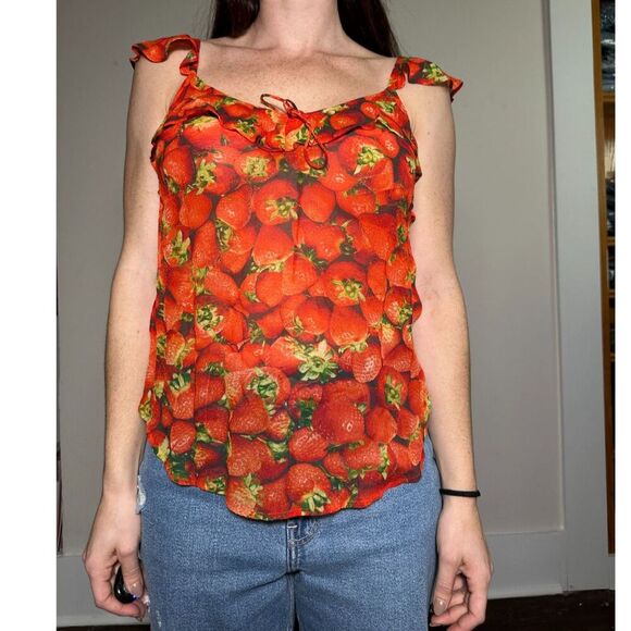 Anthropologie Strawberry Print Blouse Tank Top Chiffon Lightweight Red Size 6 - Picture 2 of 7